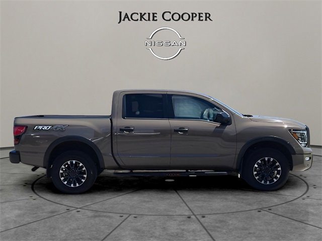 Used 2024 Nissan Titan PRO-4X w/ Pro-4x Utility Package image 6