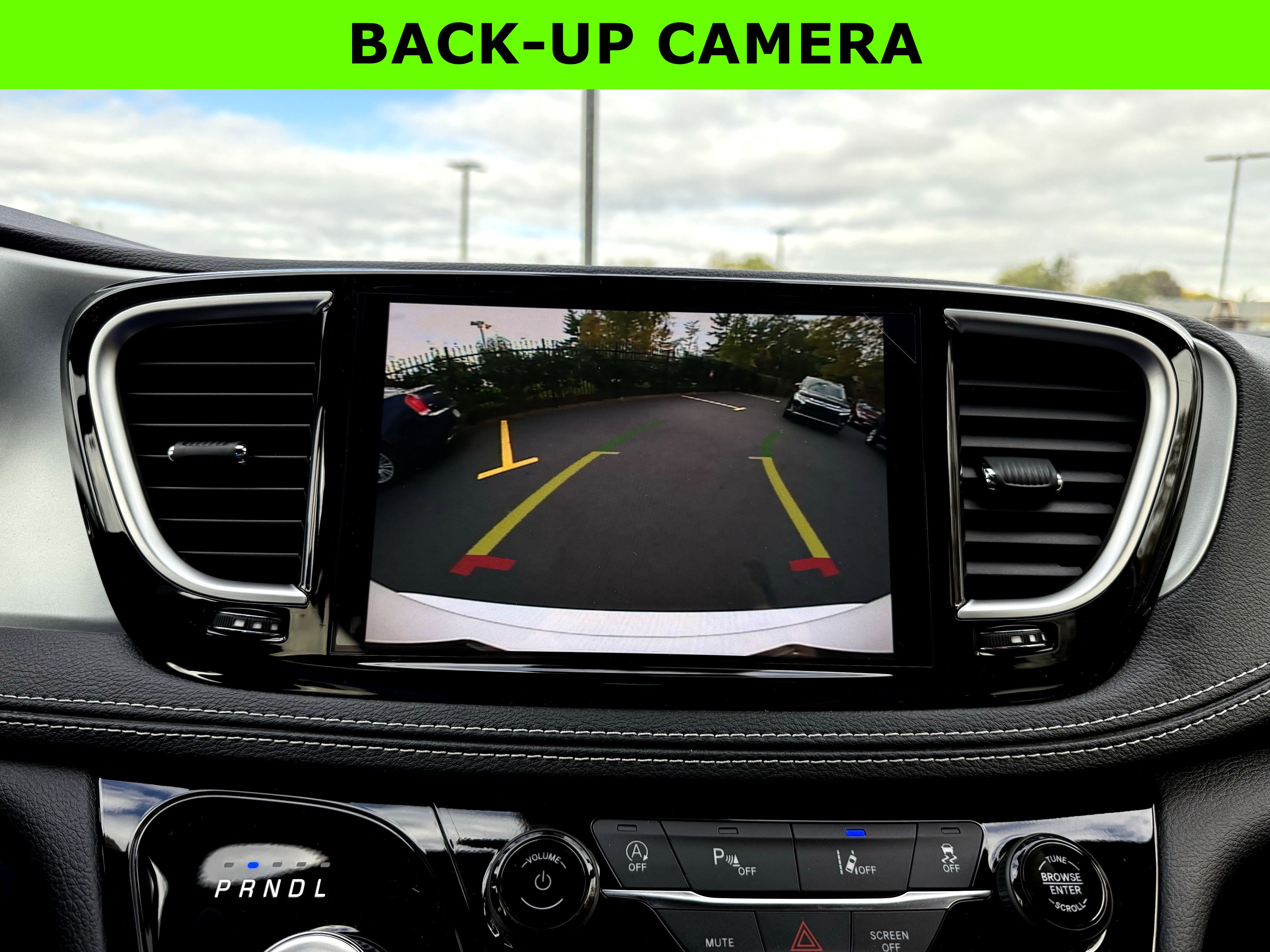 New 2026 Chrysler Pacifica Limited image 22