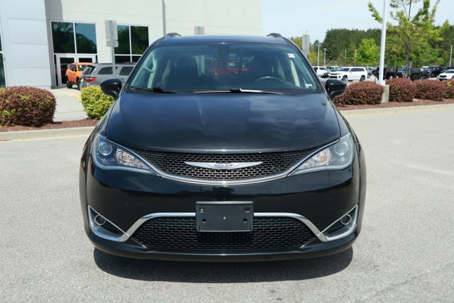 Used 2020 Chrysler Pacifica Touring-L image 2