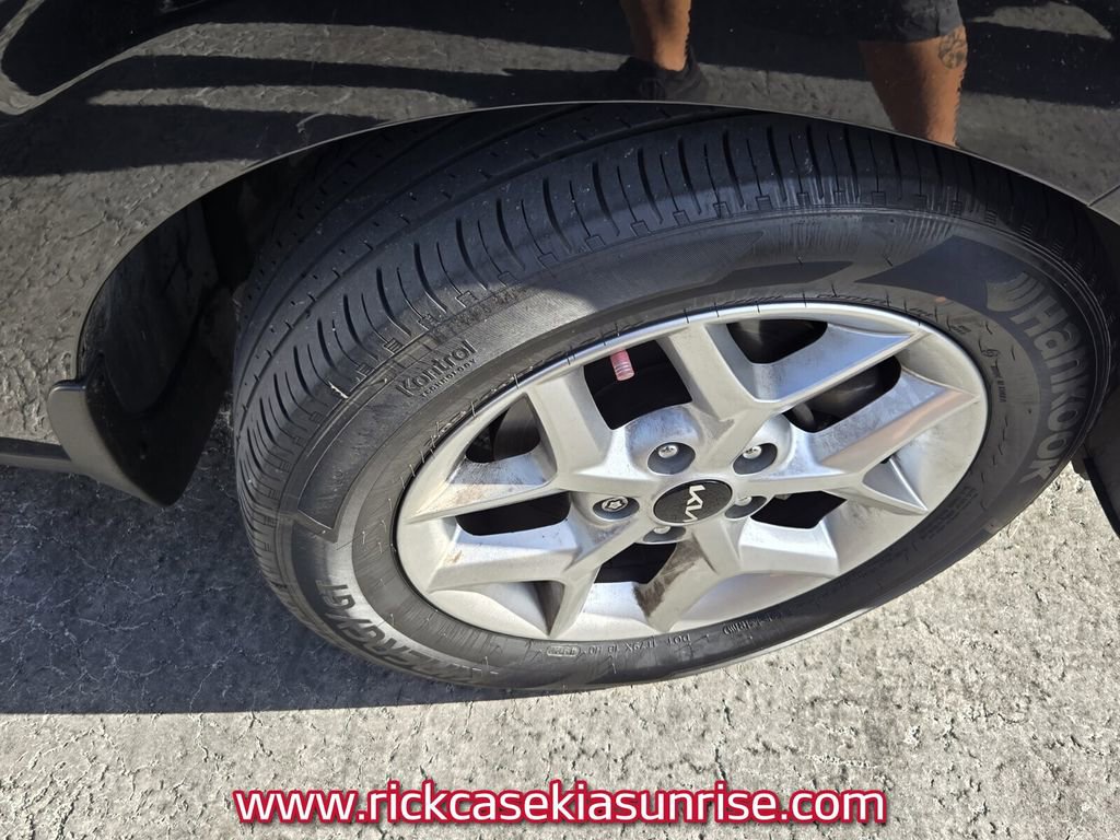 Used 2023 Kia Soul LX w/ LX Technology Package image 5