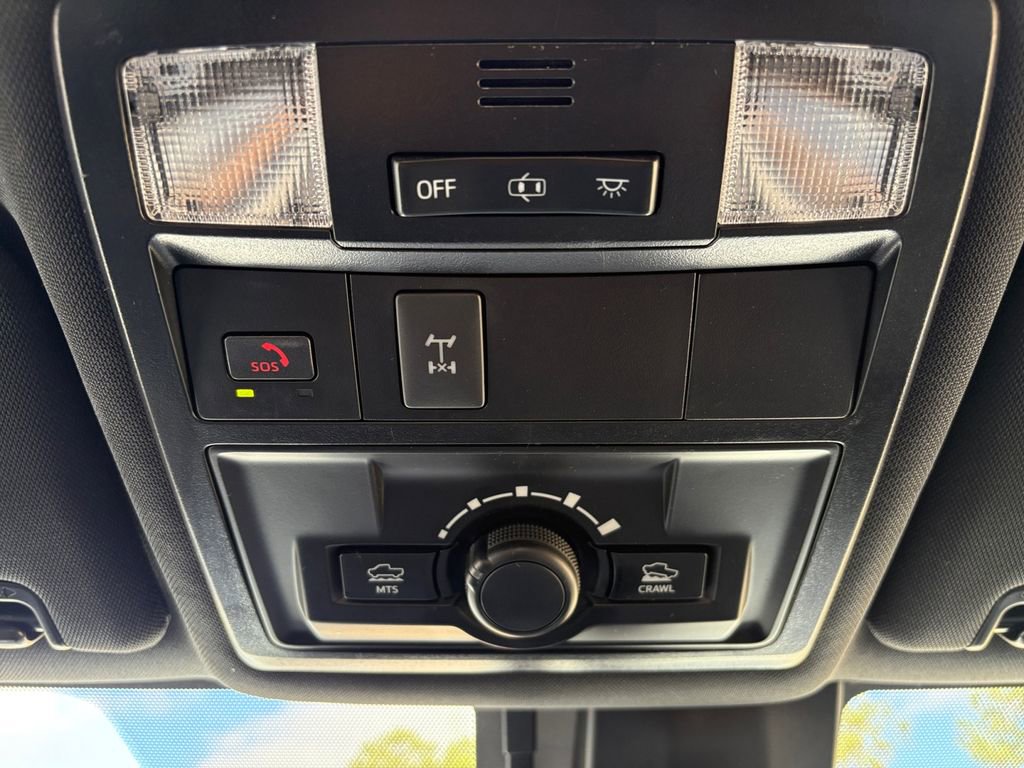 Used 2022 Toyota Tacoma TRD Off-Road image 28