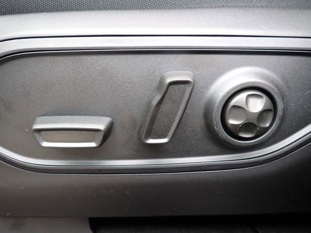 New 2025 Jeep Grand Cherokee Limited w/ Black Appearance Package image 17