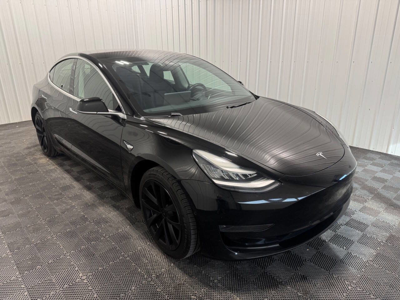 Used 2019 Tesla Model 3 Mid Range image 2