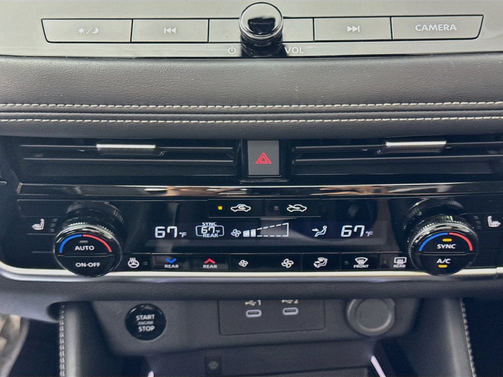 Used 2024 Nissan Rogue Platinum w/ Platinum Premium Package FWD image 18