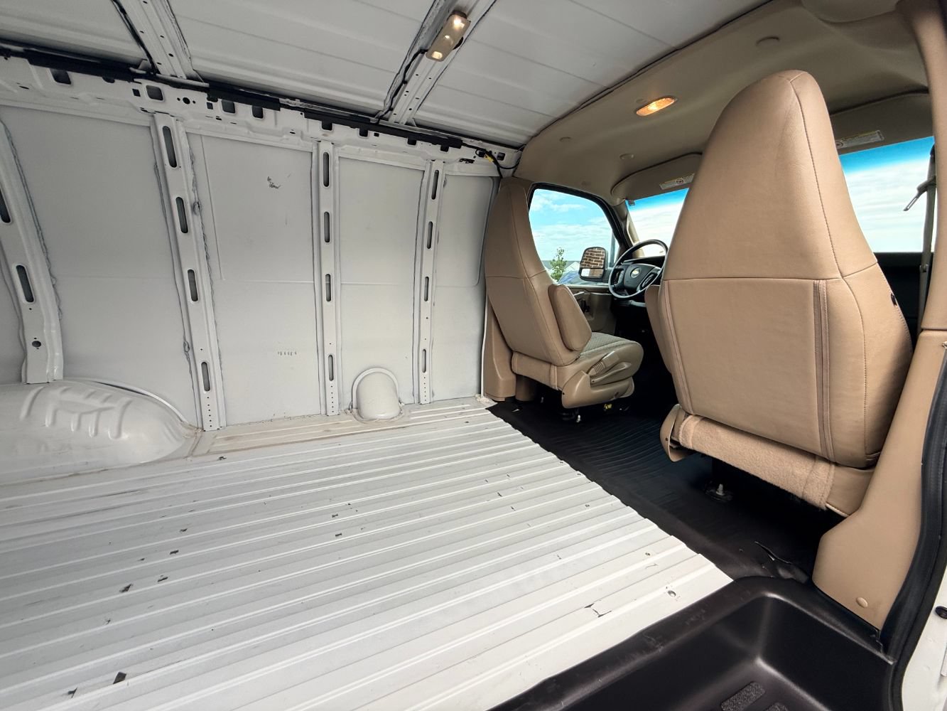 Used 2023 Chevrolet Express 2500 w/ Driver Convenience Package RWD image 22