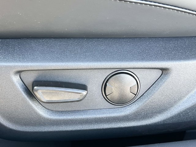 Used 2025 Ford Mustang Coupe RWD image 17