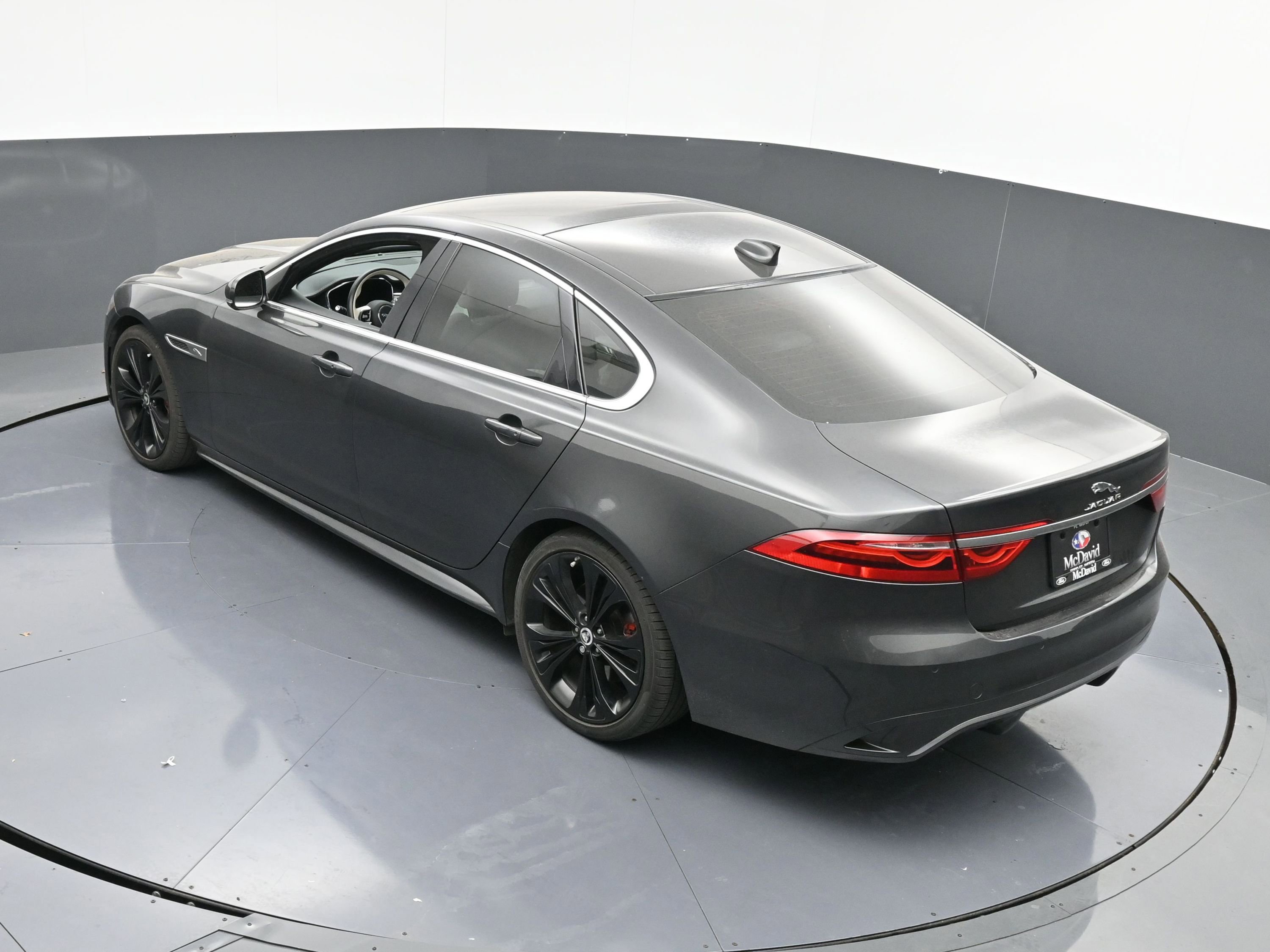 Used 2024 Jaguar XF R-Dynamic SE image 32