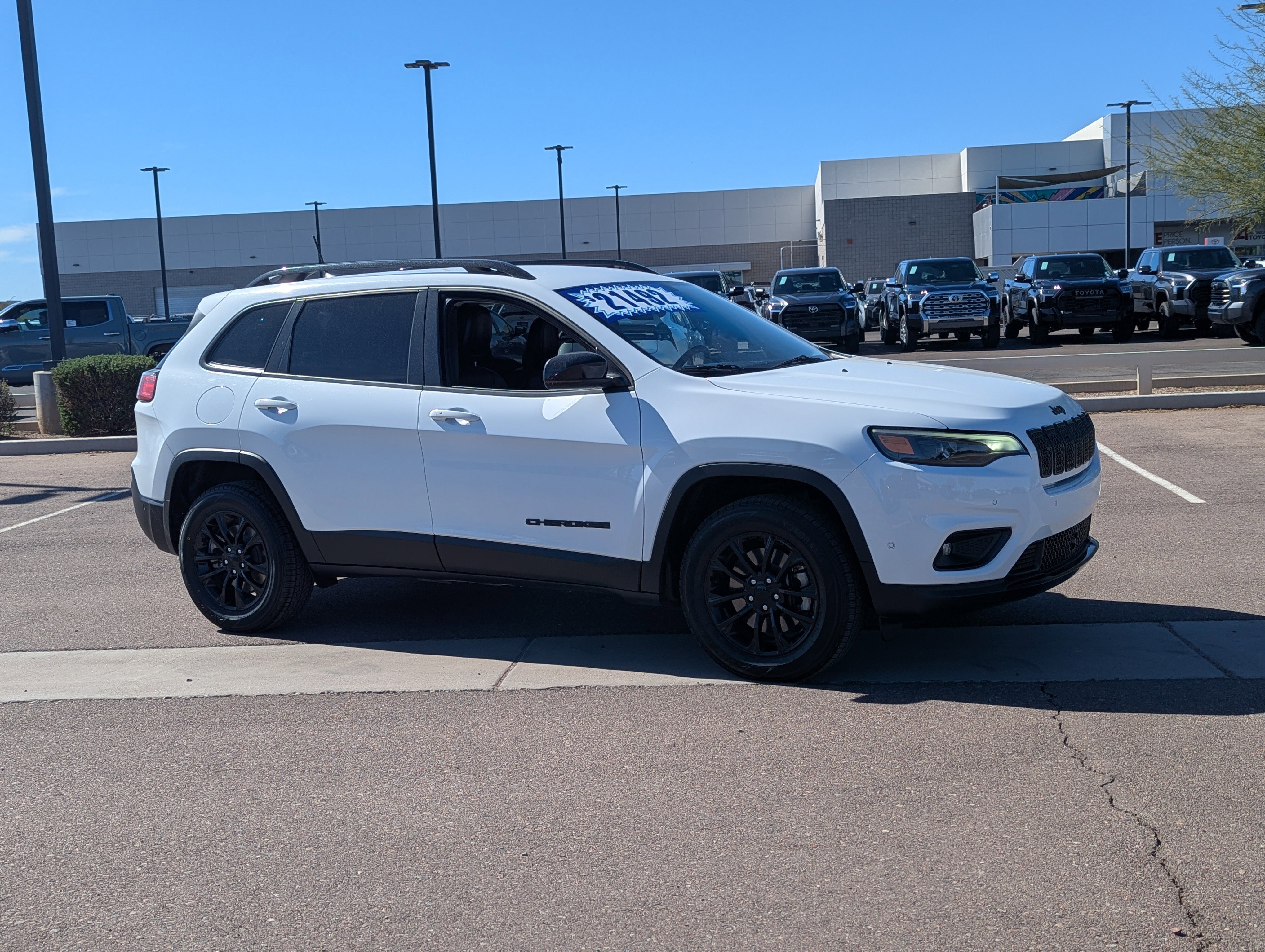 Used 2023 Jeep Cherokee Altitude Lux image 8