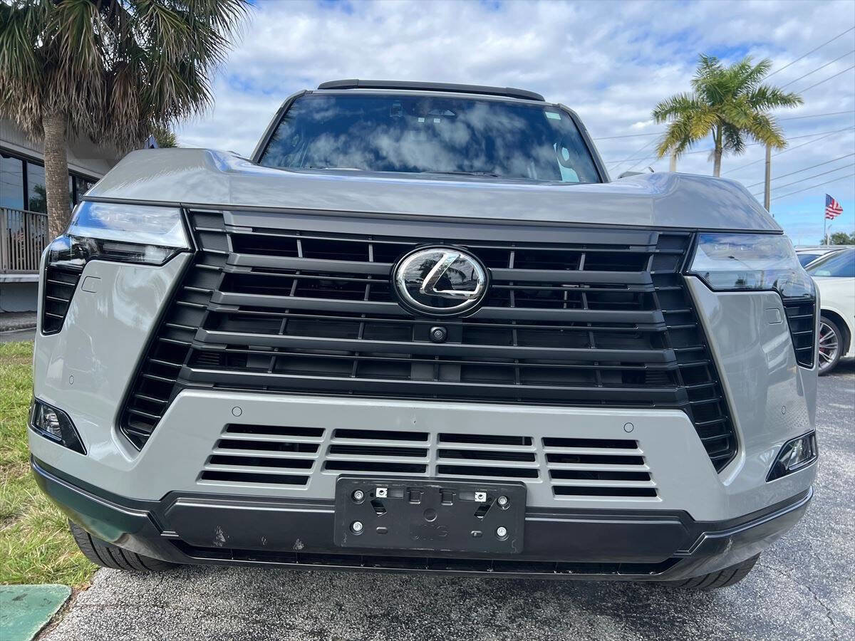 Used 2025 Lexus GX 550 Luxury+ AWD 4dr SUV image 21