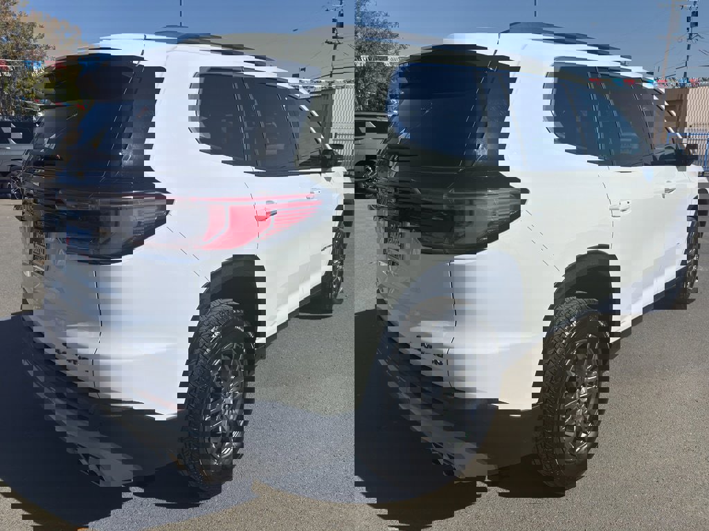 Used 2025 GMC Acadia Elevation image 6