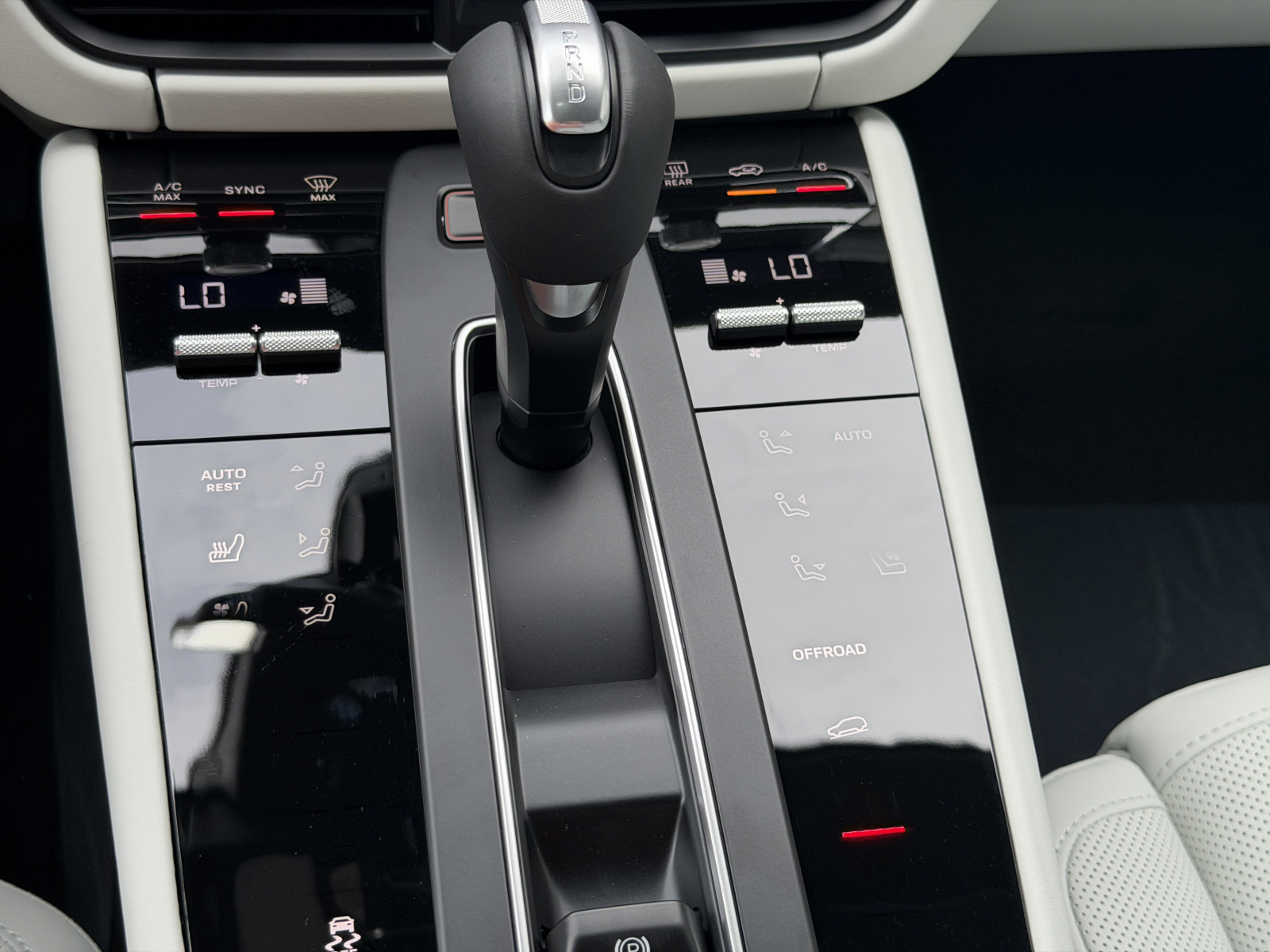 New 2026 Porsche Macan AWD/4WD image 29