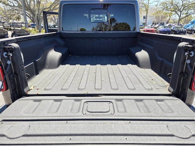 Certified 2024 Jeep Gladiator Sport image 9