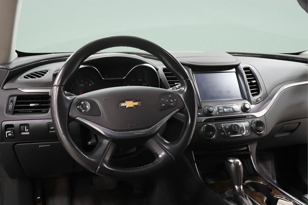 Used 2015 Chevrolet Impala LT FWD image 9