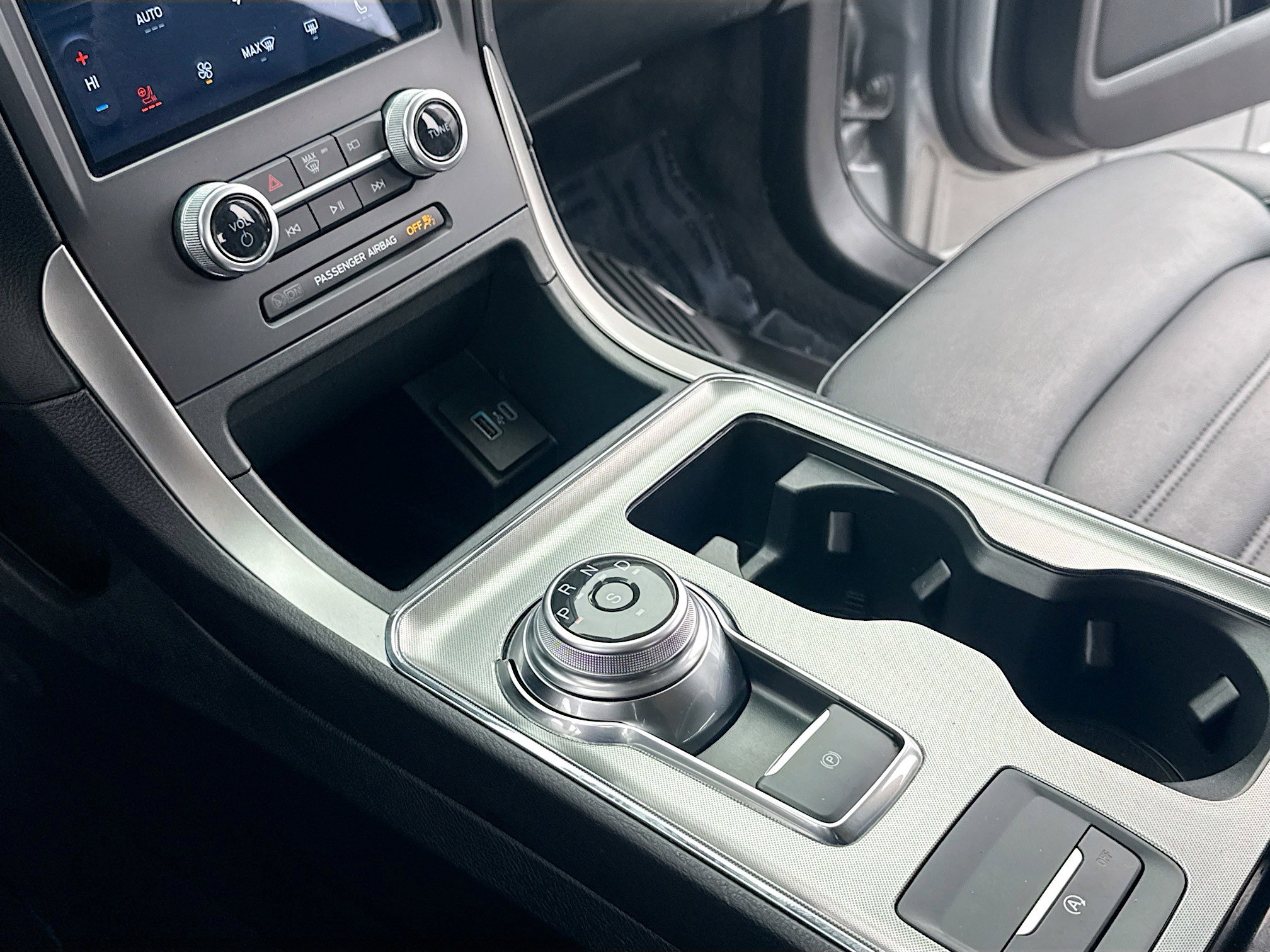 Used 2022 Ford Edge SEL w/ Convenience Package image 11