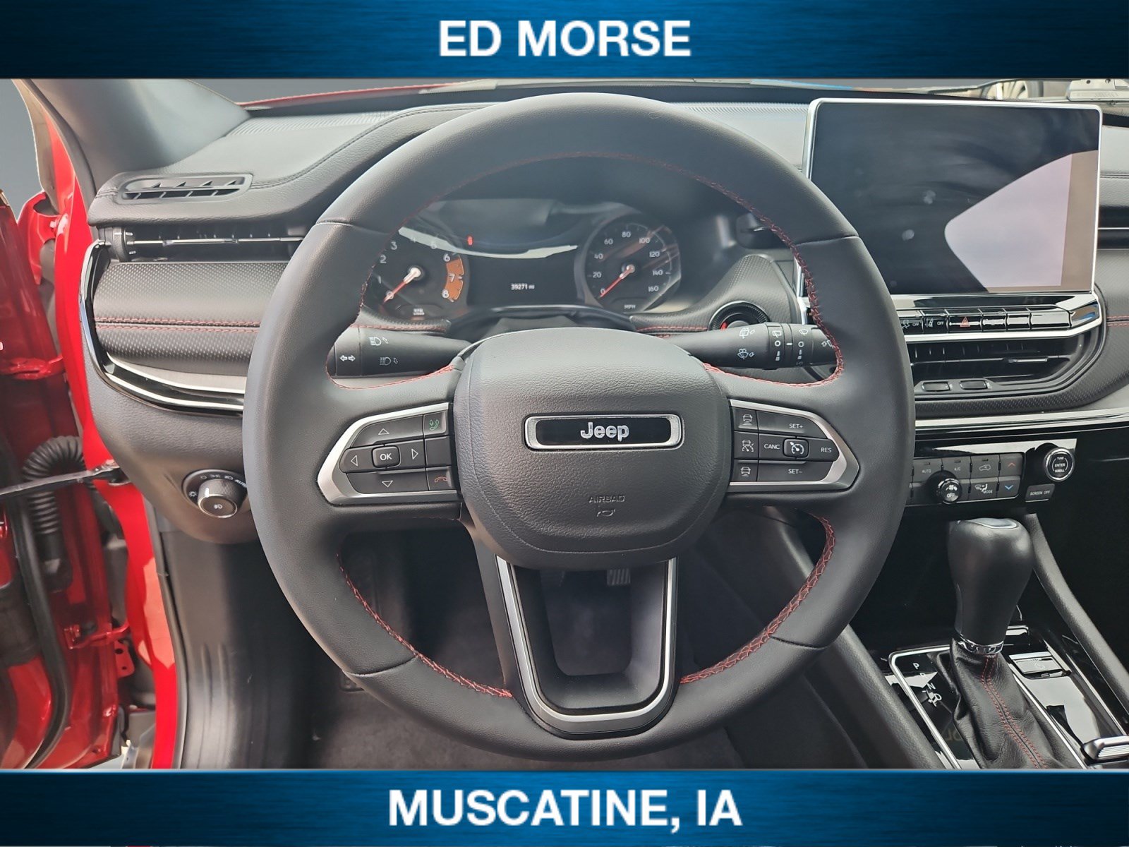 Used 2025 Jeep Compass Trailhawk AWD/4WD image 14