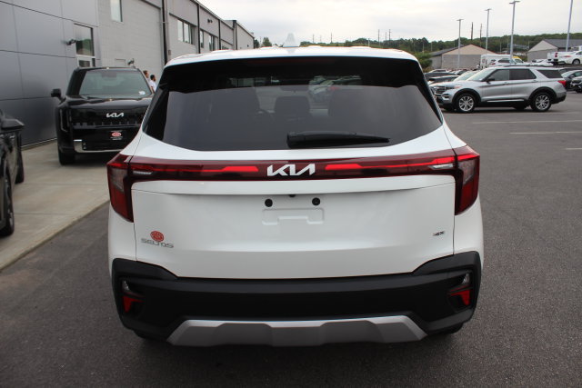 Used 2025 Kia Seltos LX AWD/4WD image 27
