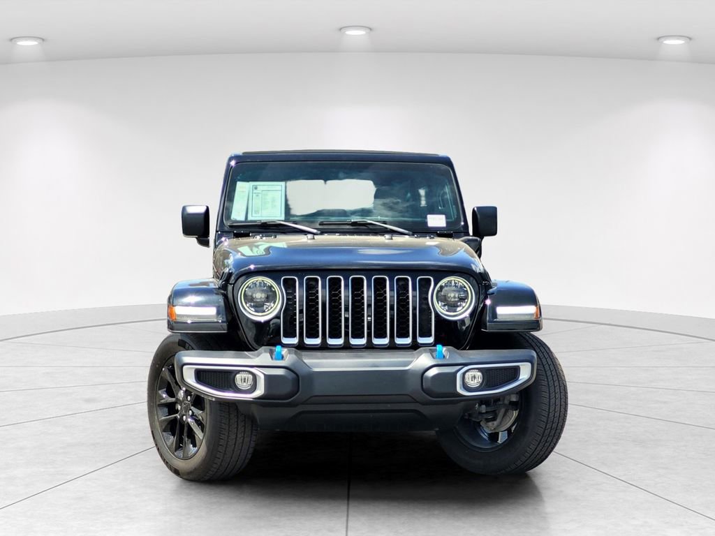 Used 2023 Jeep Wrangler Unlimited Sahara AWD/4WD image 2