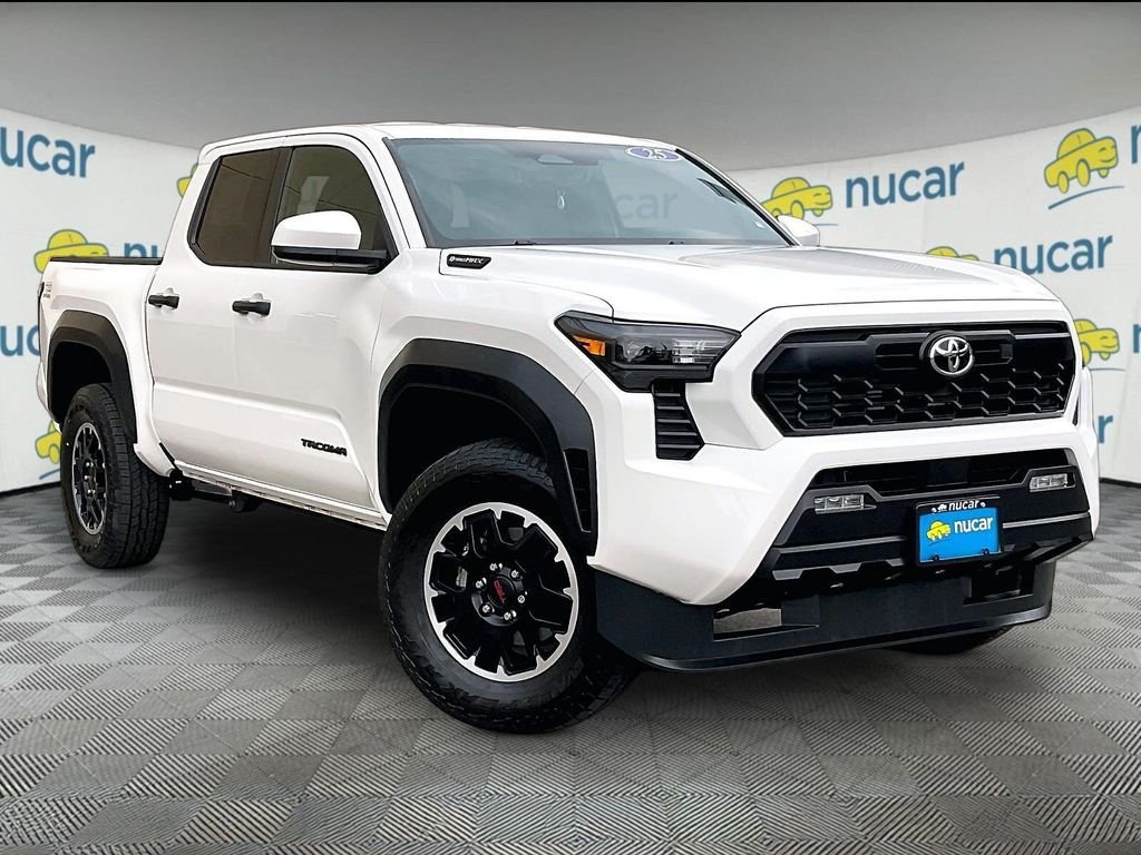 Used 2025 Toyota Tacoma TRD Off-Road AWD/4WD image 1
