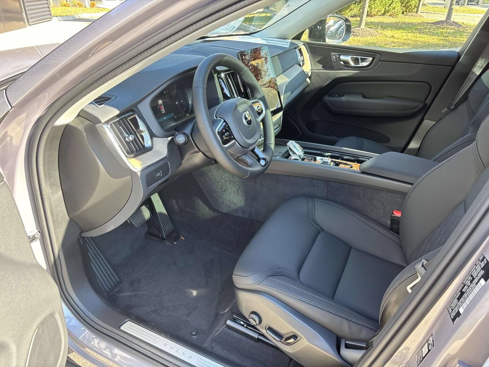 Used 2026 Volvo XC60 B5 Plus w/ Protection Package Premier AWD/4WD image 23