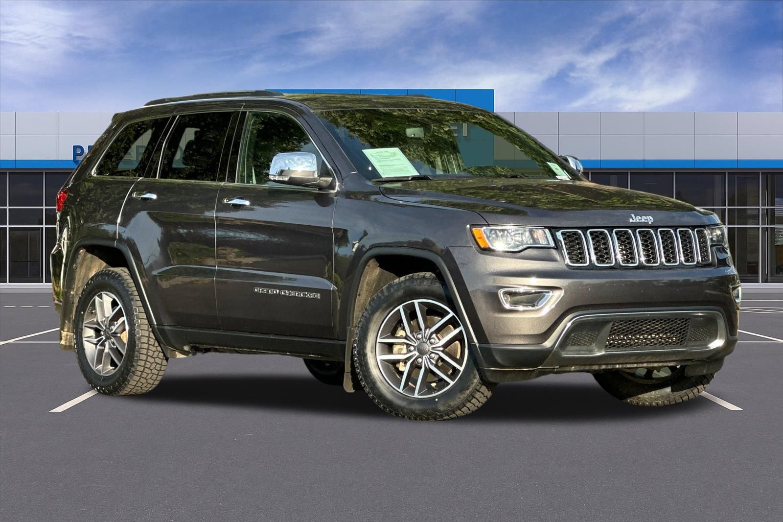 Used 2020 Jeep Grand Cherokee Limited AWD/4WD image 2