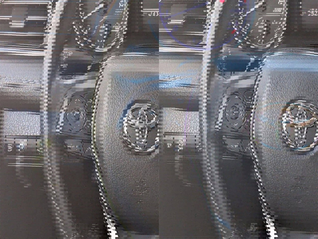 Used 2020 Toyota Camry image 17