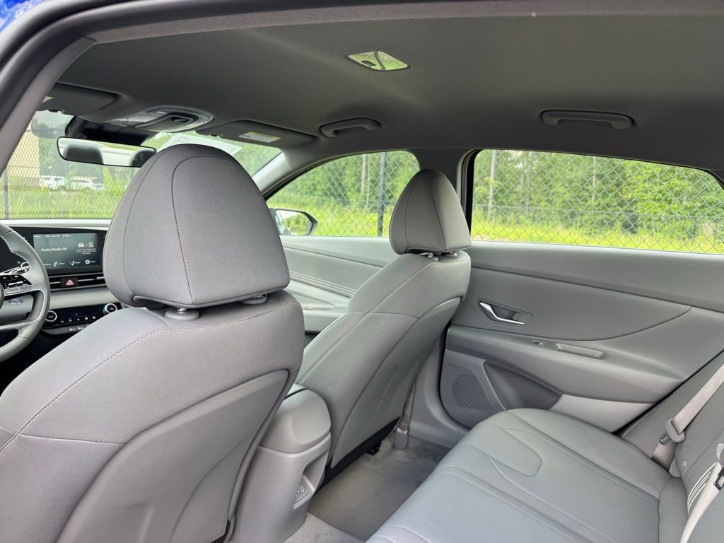 Used 2025 Hyundai Elantra Sport image 18