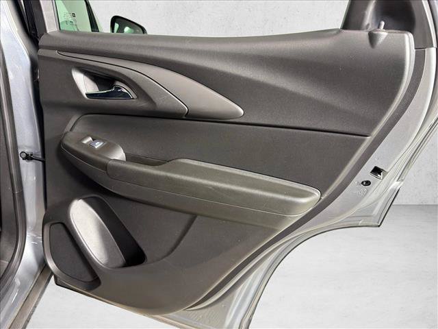 Used 2024 Chevrolet TrailBlazer RS w/ Convenience Package FWD image 17