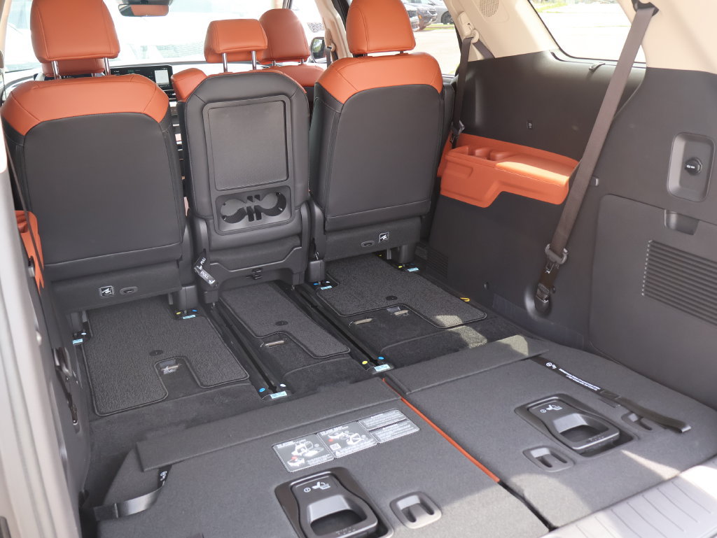 New 2026 Kia Carnival EX FWD image 8