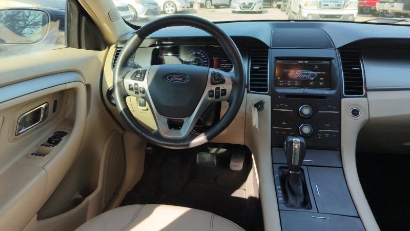 Used 2014 Ford Taurus SEL w/ Equipment Group 201A FWD image 18
