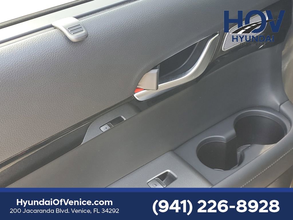 Used 2022 Hyundai Palisade Limited w/ Cargo Package image 18