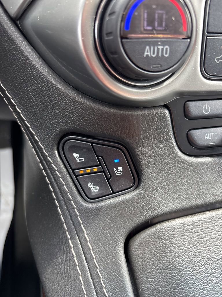 Used 2018 Chevrolet Suburban Premier AWD/4WD image 43