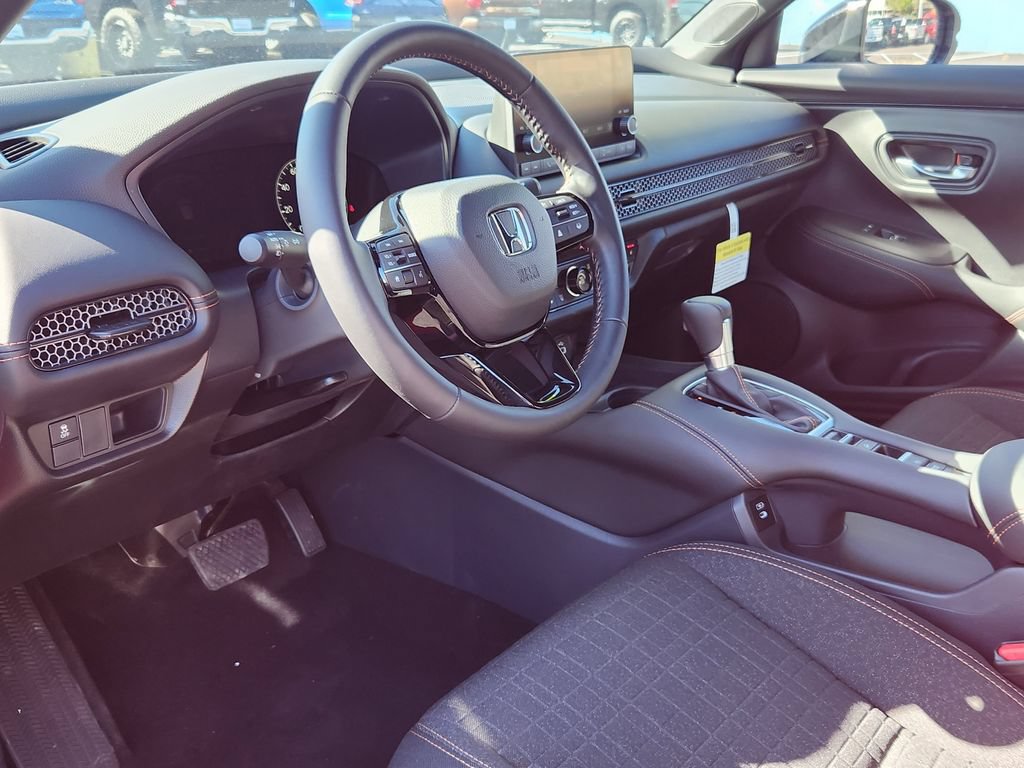 Used 2025 Honda HR-V Sport image 8
