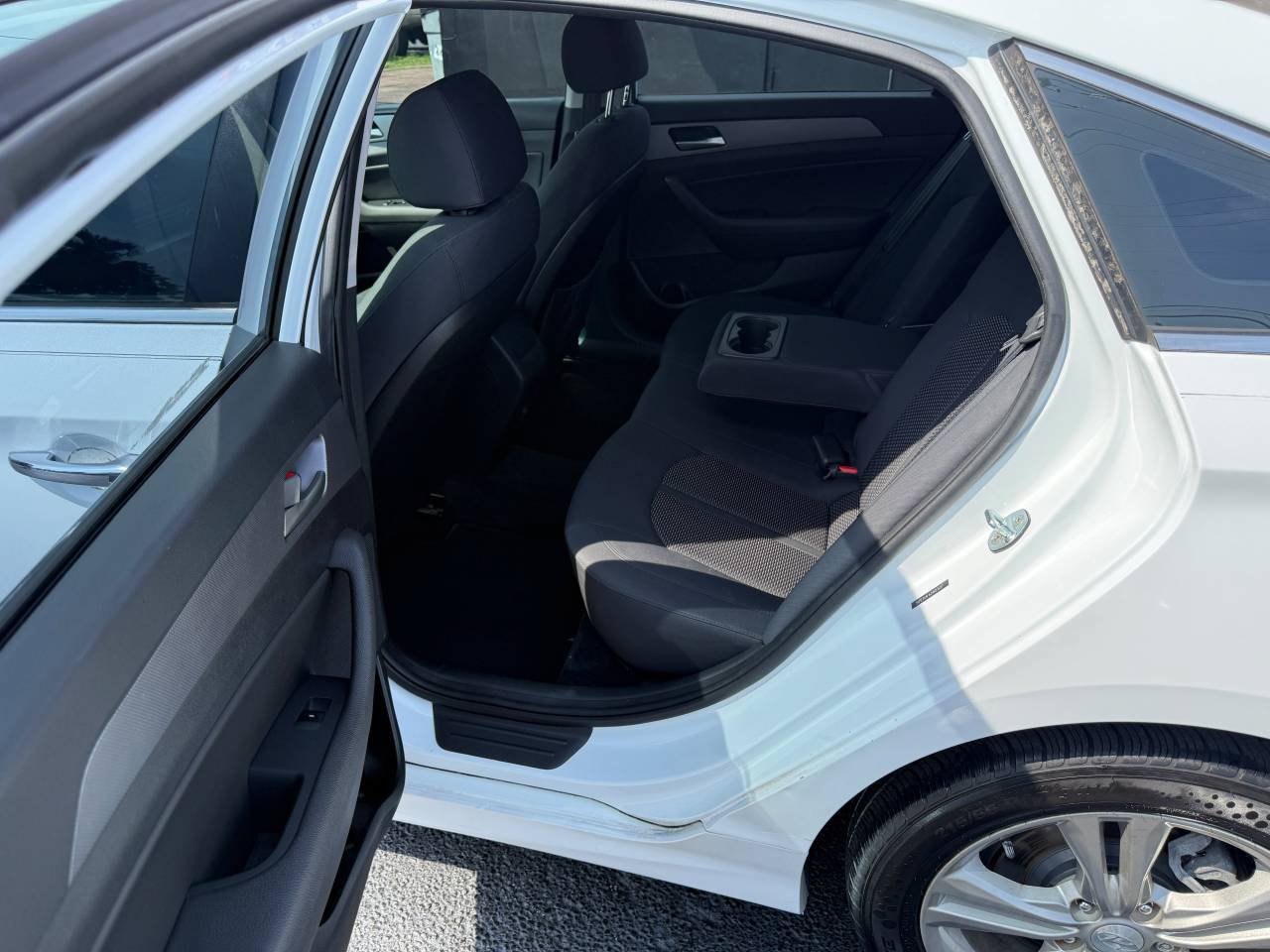 Used 2018 Hyundai Sonata SEL w/ Tech Package 02 FWD image 14