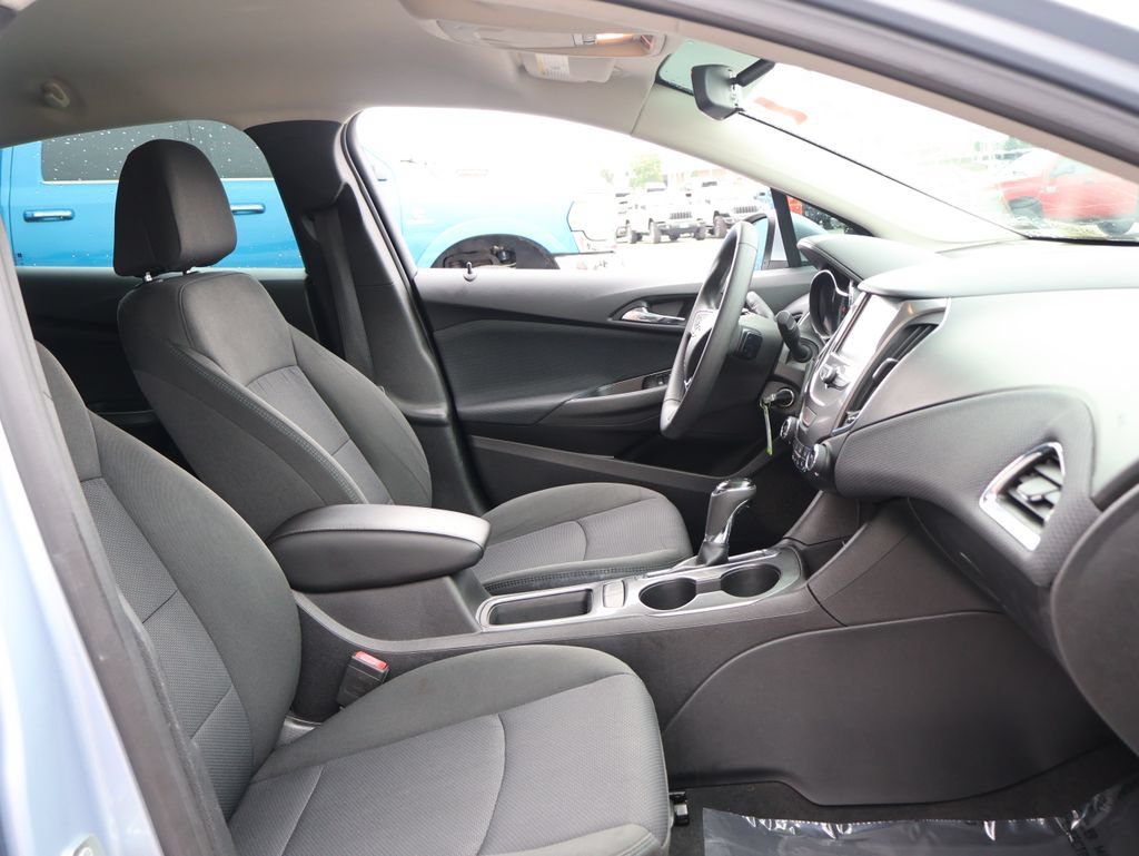 Used 2018 Chevrolet Cruze LT FWD image 8