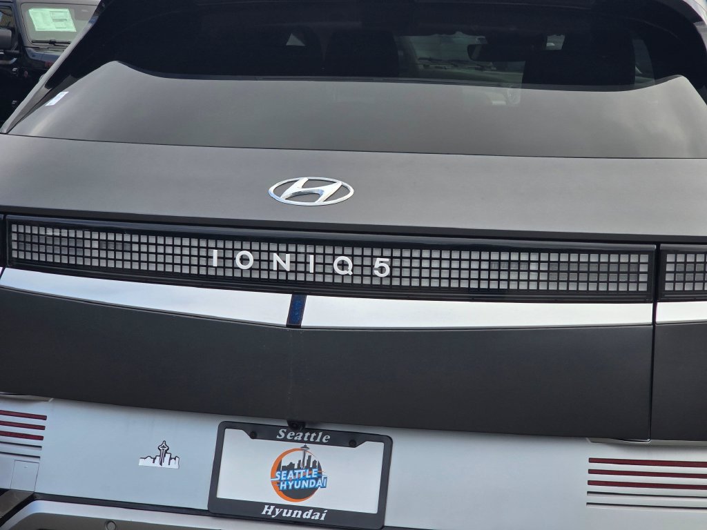 Used 2023 Hyundai Ioniq 5 Limited w/ Cargo Package RWD image 13