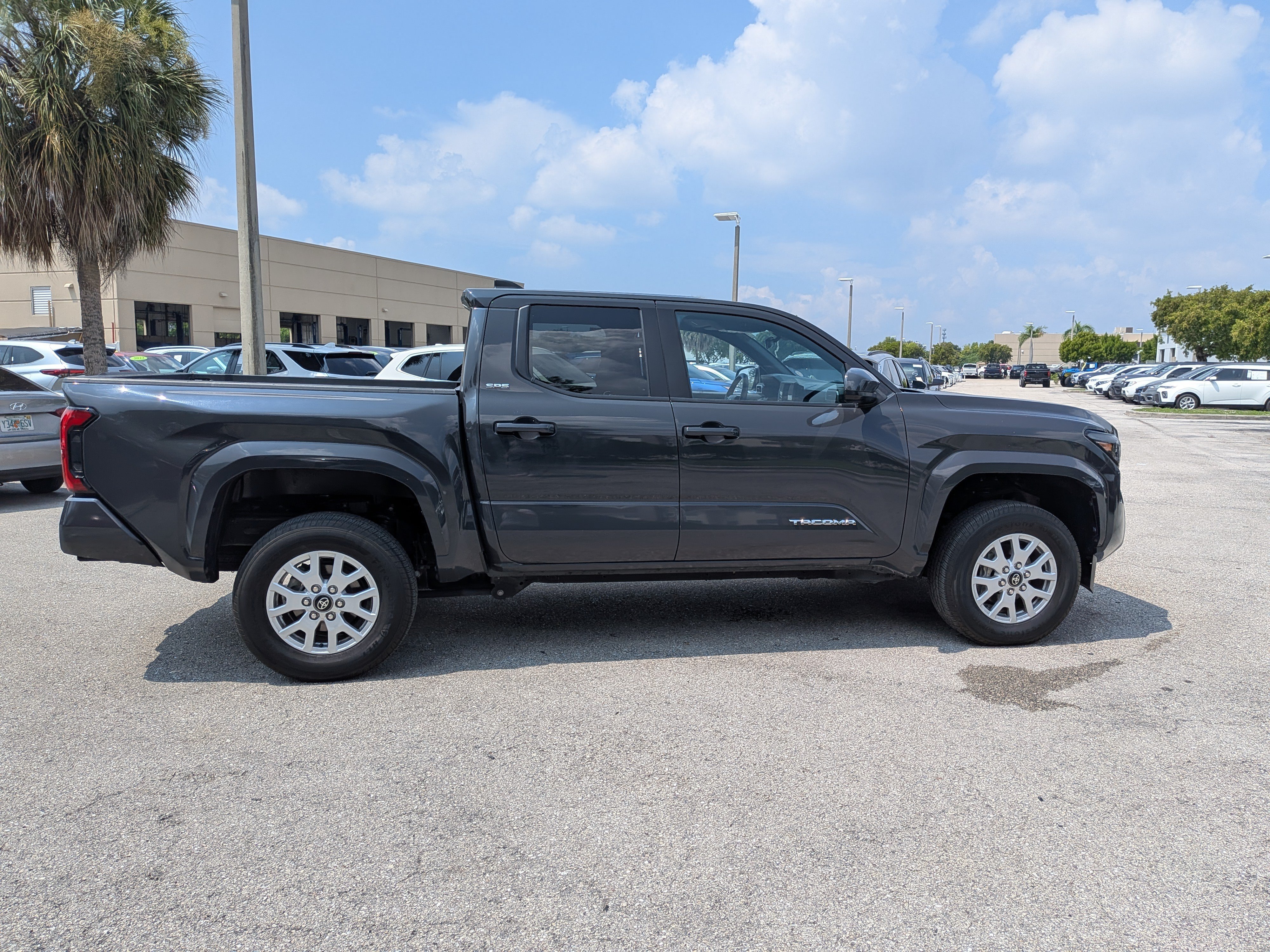 Used 2024 Toyota Tacoma SR5 AWD/4WD image 3
