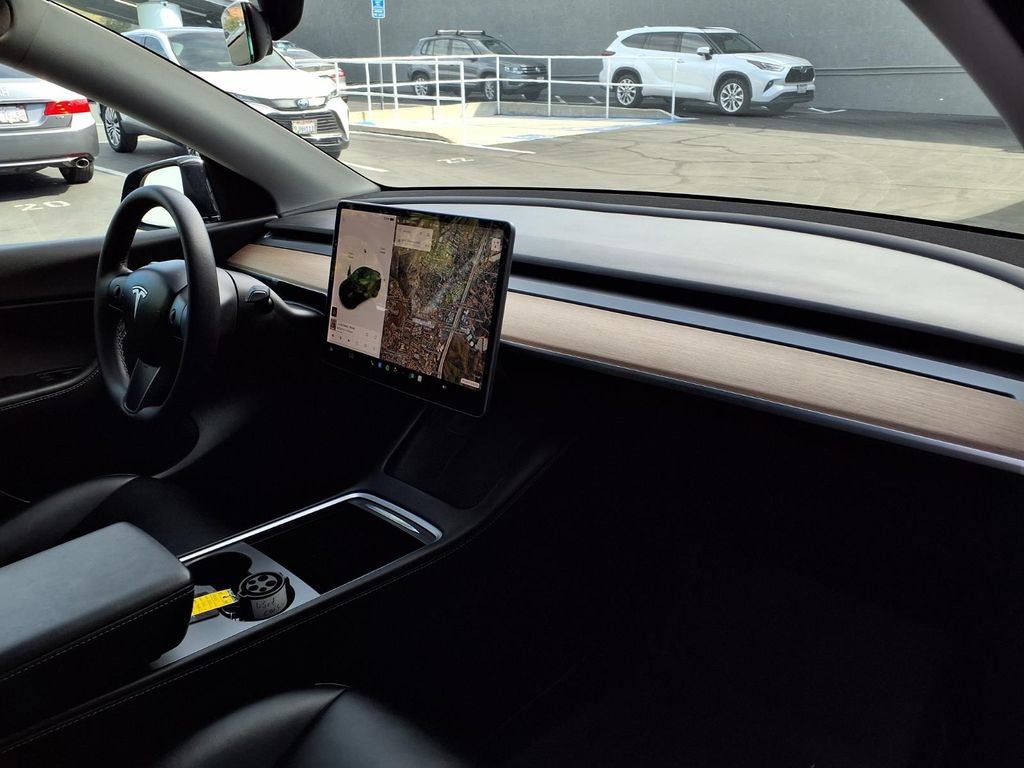 Used 2022 Tesla Model Y Performance image 21