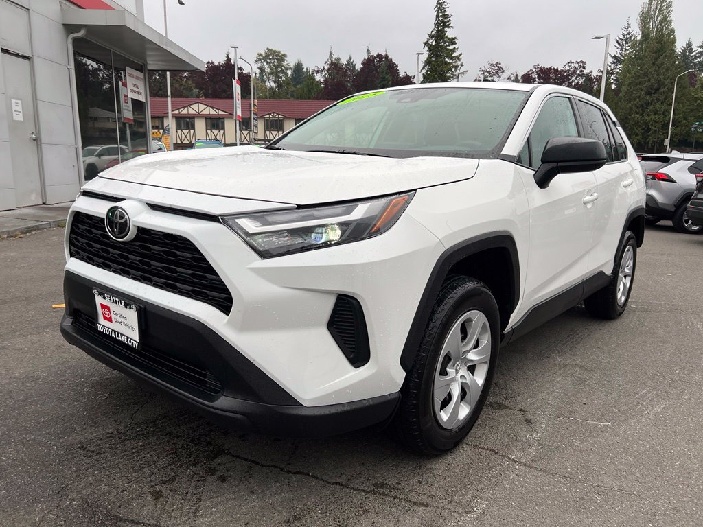 Used 2025 Toyota RAV4 LE AWD/4WD image 8