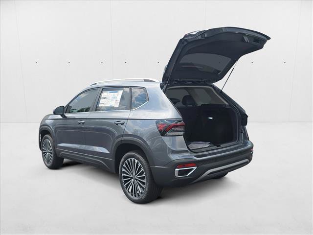 New 2025 Volkswagen Taos SE image 3