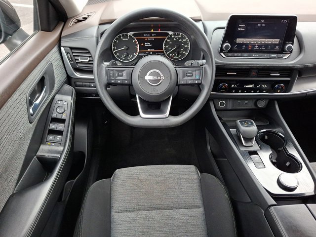 Used 2023 Nissan Rogue SV image 10