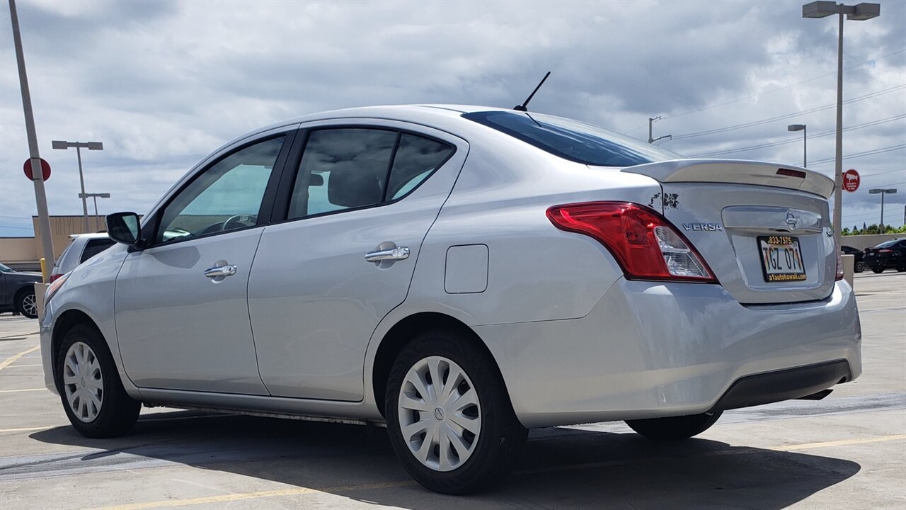 Used 2018 Nissan Versa SV FWD image 3