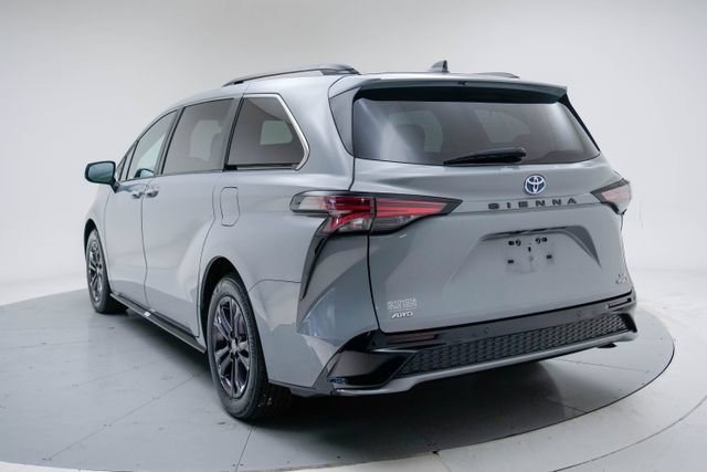 Used 2024 Toyota Sienna XSE AWD/4WD image 6
