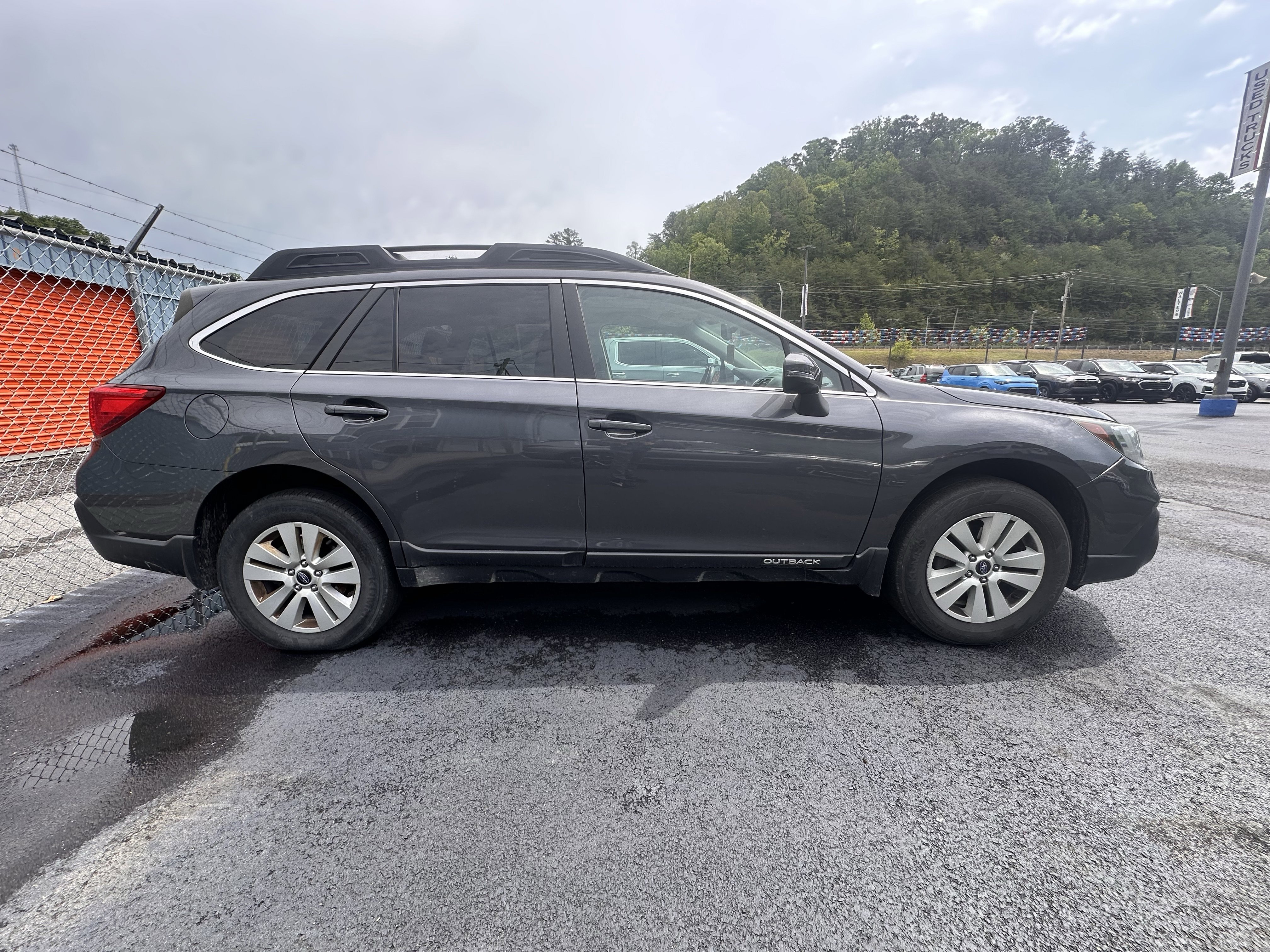 Used 2018 Subaru Outback 2.5i Premium AWD/4WD image 9