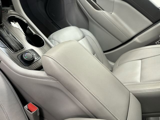 Used 2019 GMC Acadia SLT FWD image 23