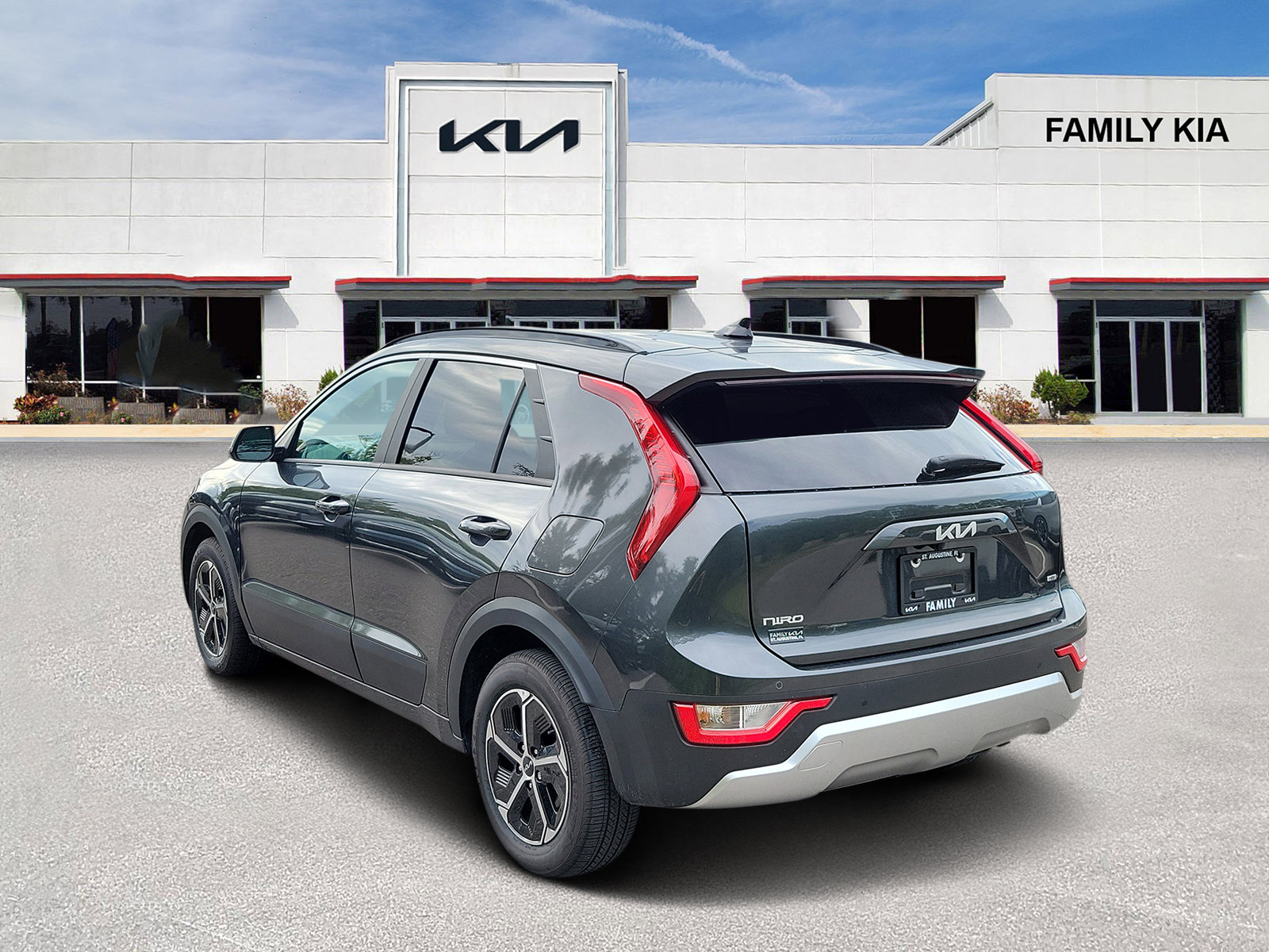 Certified 2025 Kia Niro EX FWD image 4