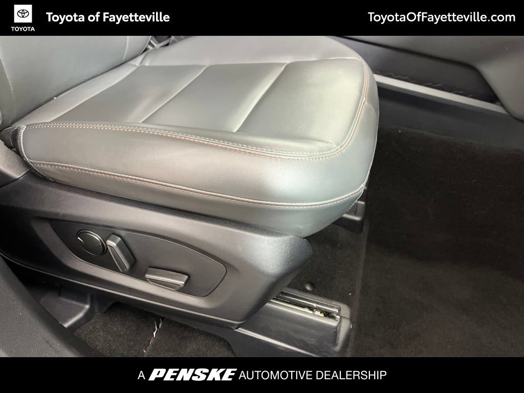 Used 2025 Ford Explorer Active w/ Active Comfort Package AWD/4WD image 11