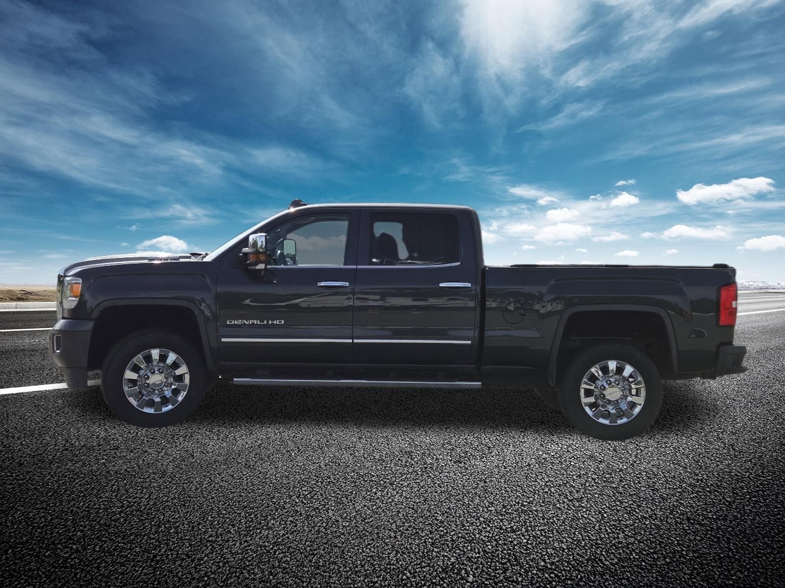 Used 2018 GMC Sierra 2500 Denali w/ Duramax Plus Package AWD/4WD image 16