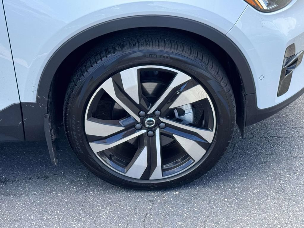 Used 2026 Volvo XC40 B5 Plus w/ Protection Package Premier AWD/4WD image 6