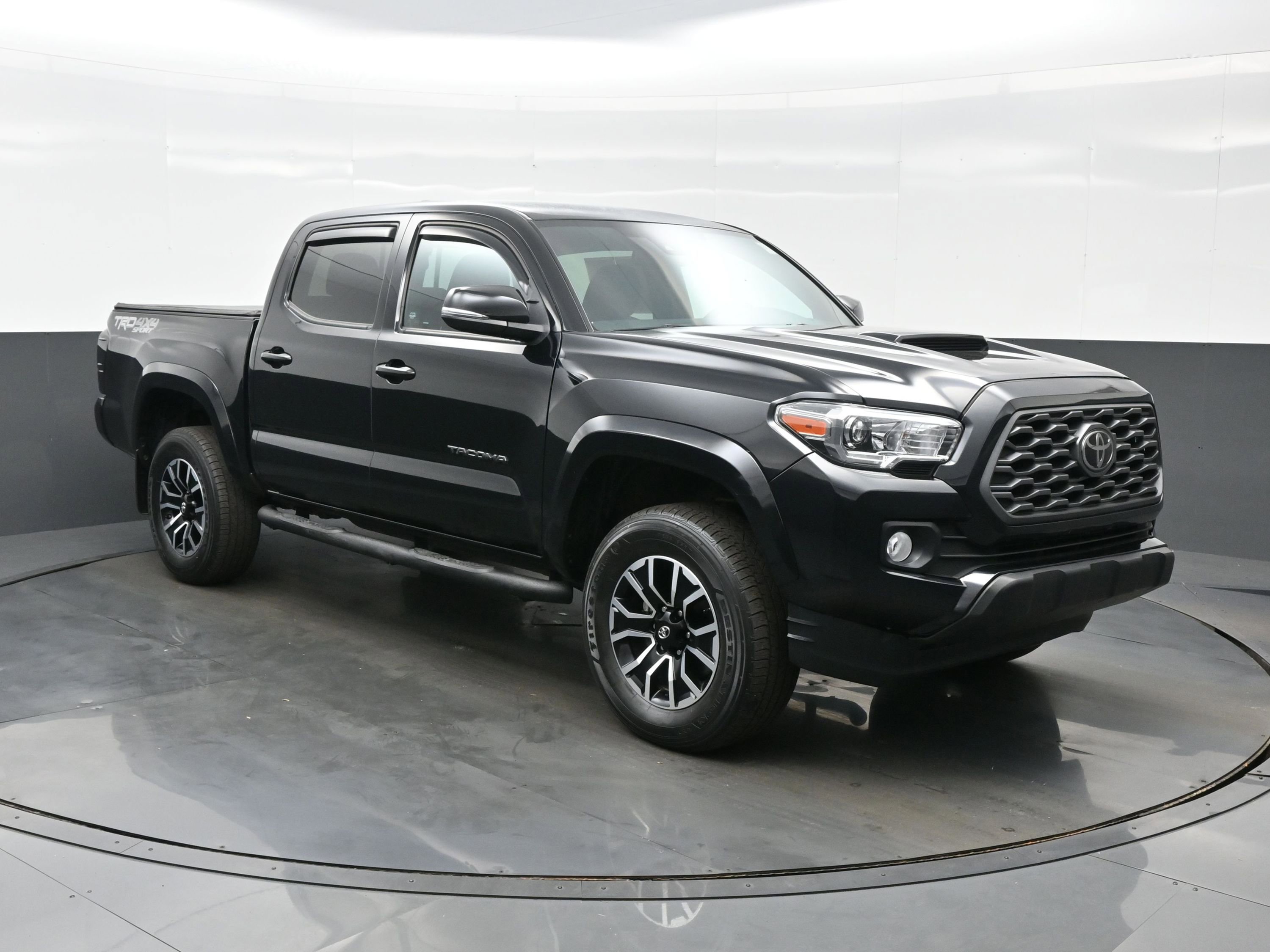 Used 2020 Toyota Tacoma TRD Sport image 8
