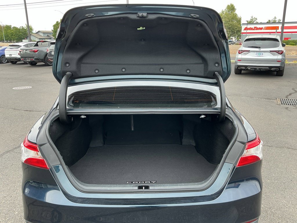 Used 2018 Toyota Camry LE FWD image 27